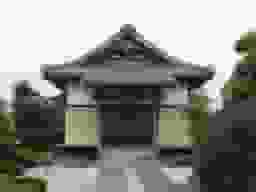 金乗寺　花が配置された本堂