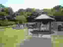 修廣寺　広々とした墓域