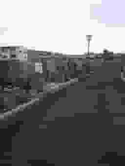 岩田墓地　広い参道