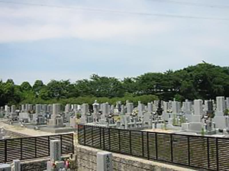 龍間霊園