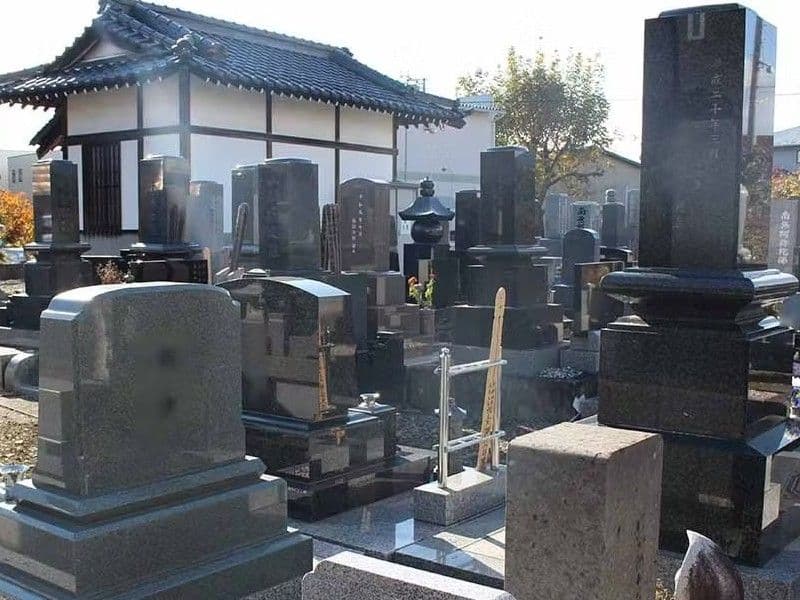 来福院墓地