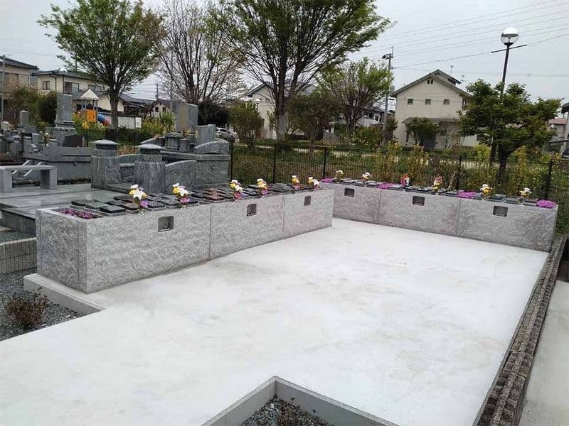 境の松墓園