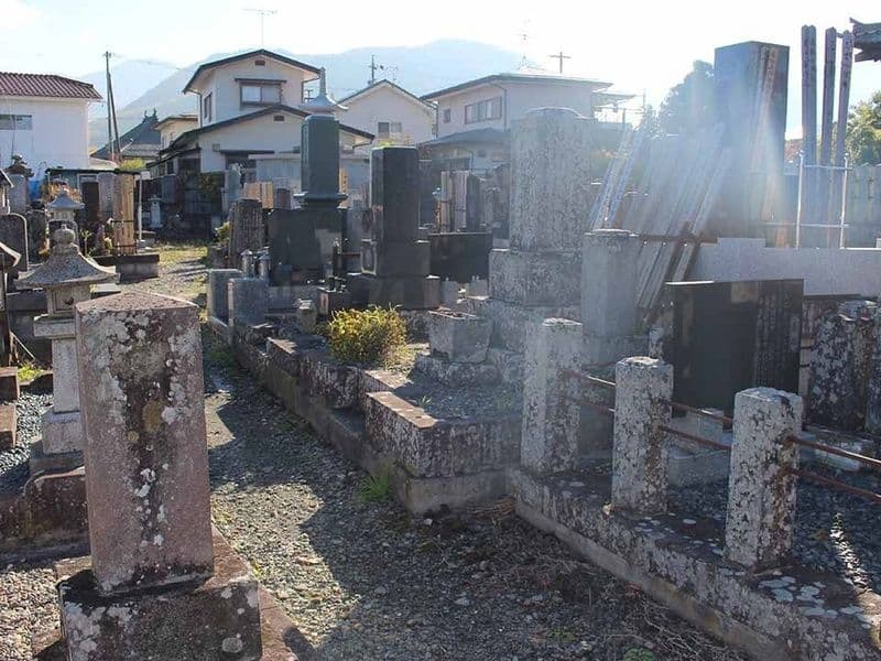 大英寺墓地
