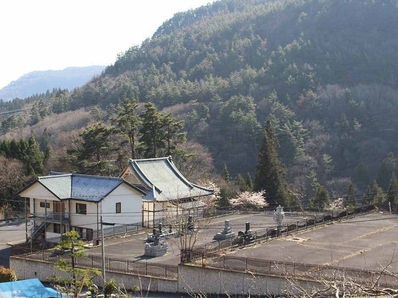 時丸寺墓地
