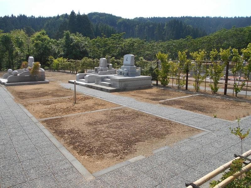 宝徳霊園