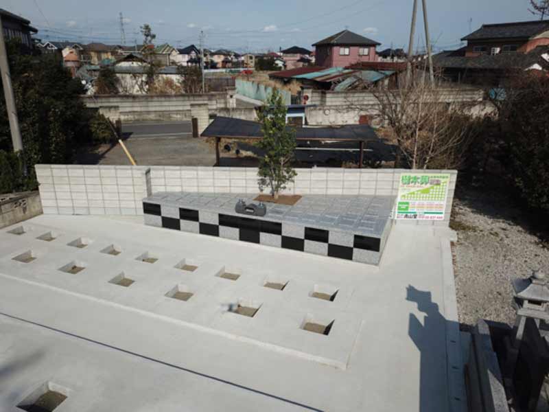 韮塚共同墓地