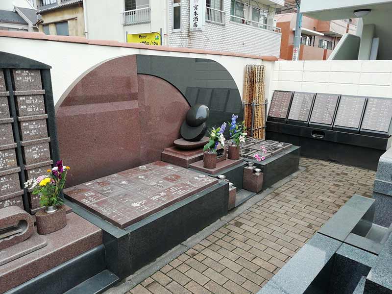 四谷たちばな墓苑「たちばなの碑」（永代供養墓）