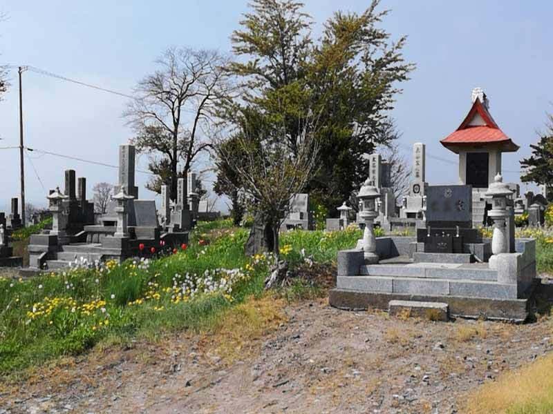伊達市弄月墓地