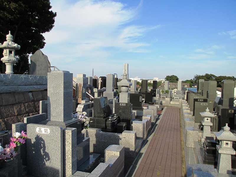清水ヶ丘霊園　日当たりのよい墓域