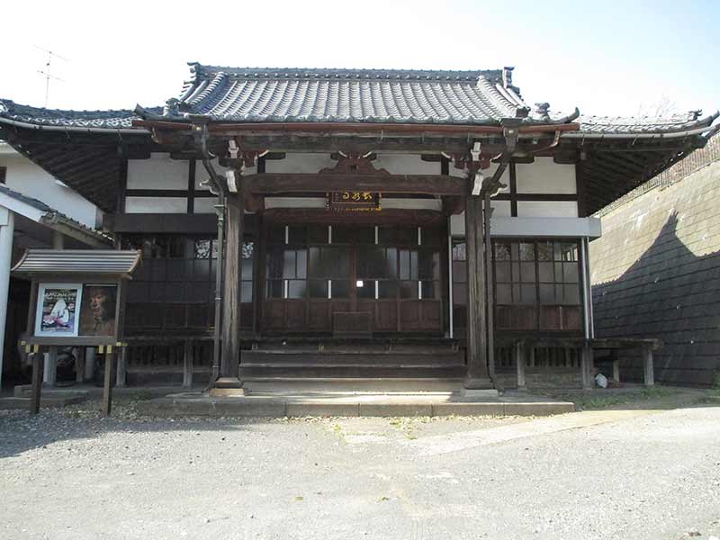 長泉寺　風情を感じられる本堂