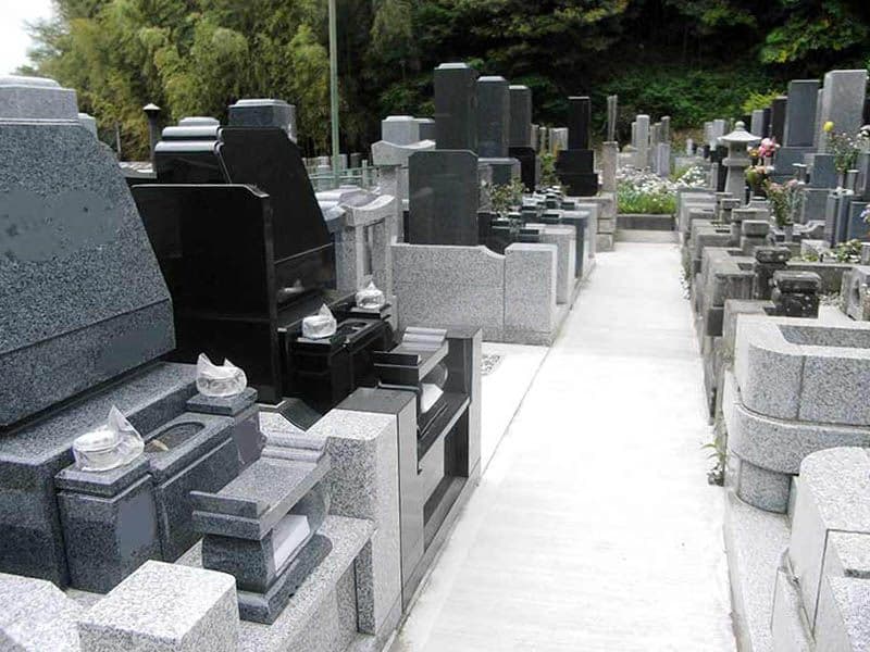 妙光寺　整備された墓域