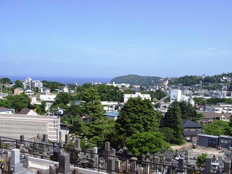 発心寺　見晴らしがよい墓域