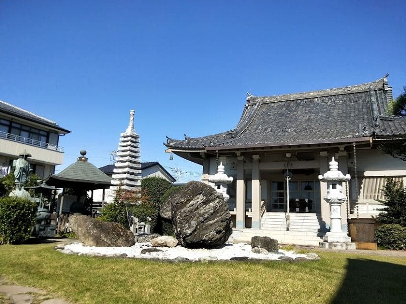 持寳寺 のうこつぼ