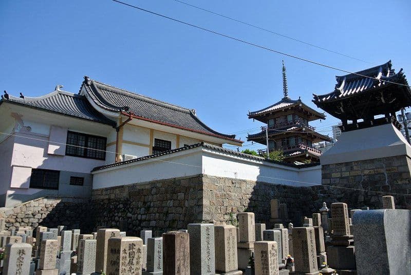 圓妙寺の墓地区画