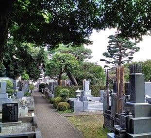 宝泉寺の墓所景観