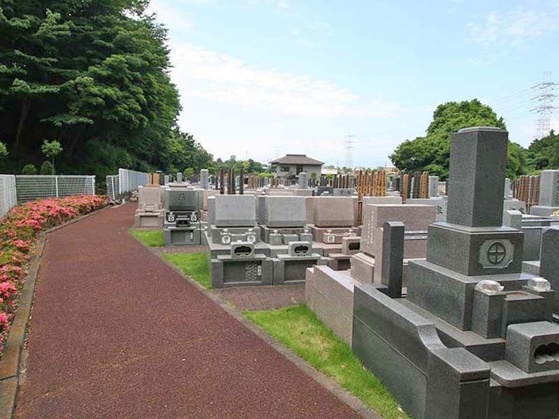 県央綾瀬霊園　日当たりのよい墓域