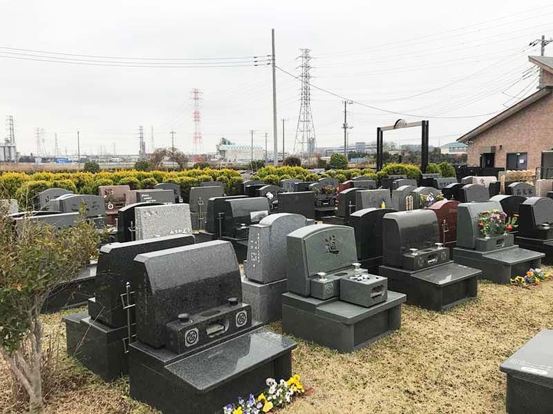 芝生の霊園あさか野　開放感ある園内