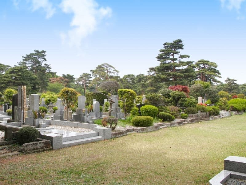 都立 小平霊園　手入れの行き届いた綺麗な墓域
