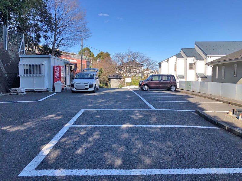 橘聖地第二霊園　平坦な駐車場