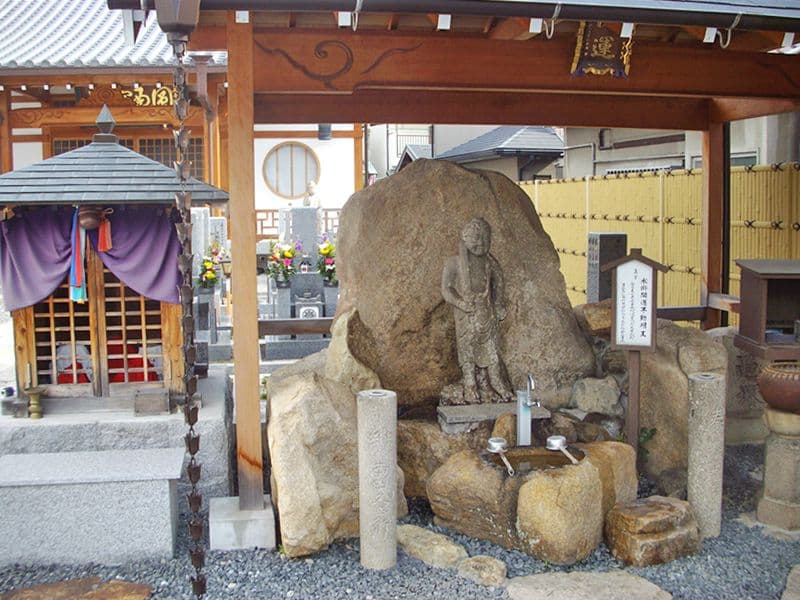 金禅寺墓苑