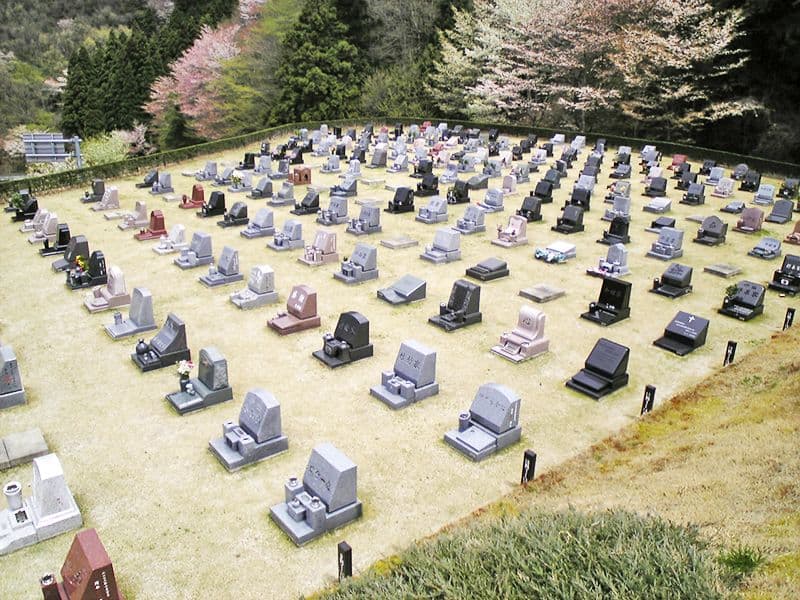 大阪北摂霊園　芝生墓所