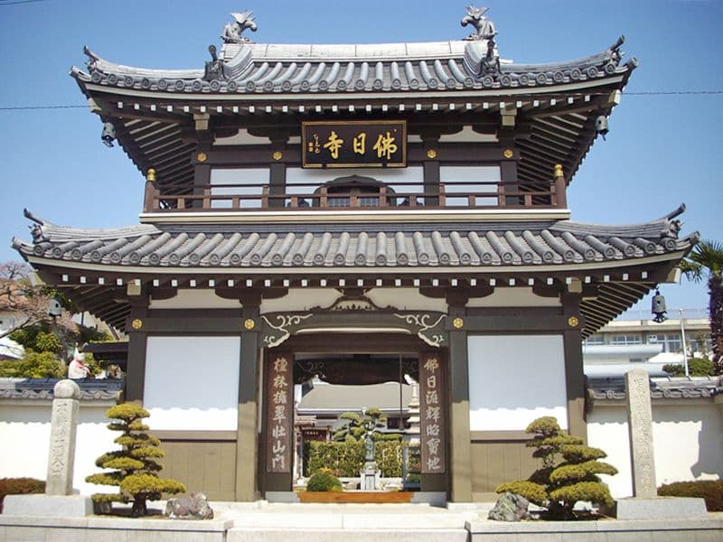 佛日寺境内墓地