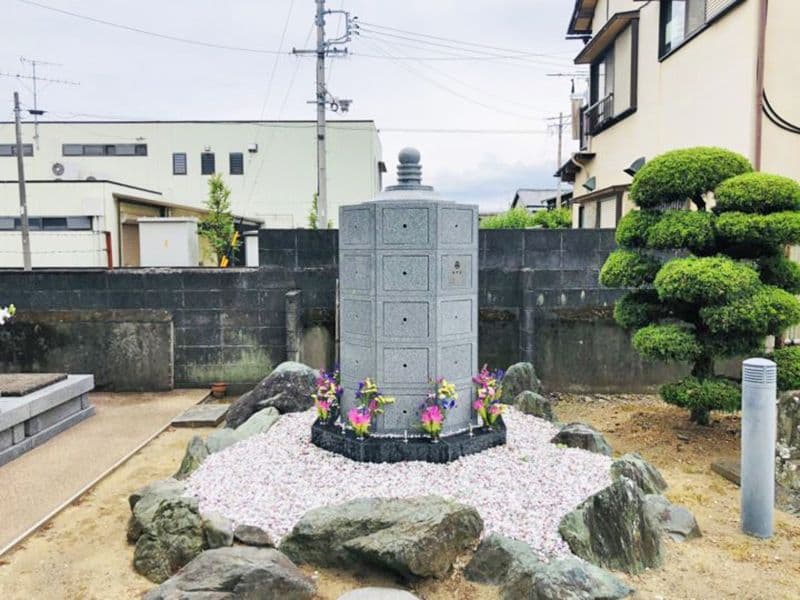實相寺 のうこつぼ