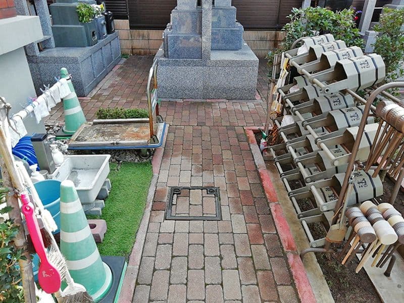 法眞寺 本郷赤門前霊園の参道