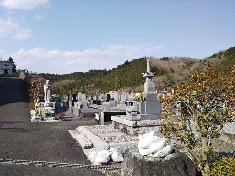 西武セミトリーパーク霊園　美しい山々に囲まれた風景