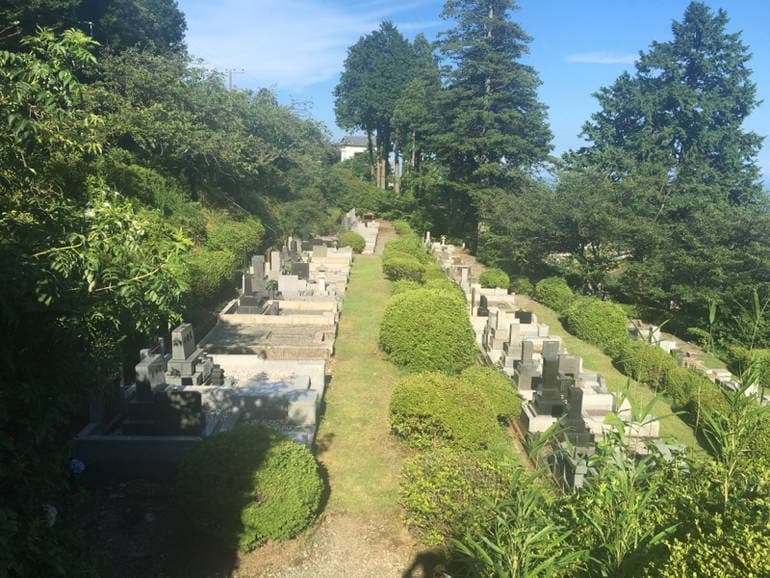 小田原市営 久野霊園　自然の中にある霊園