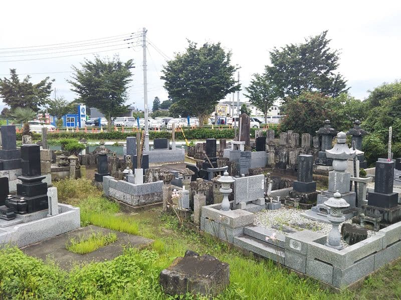 青梨子墓地