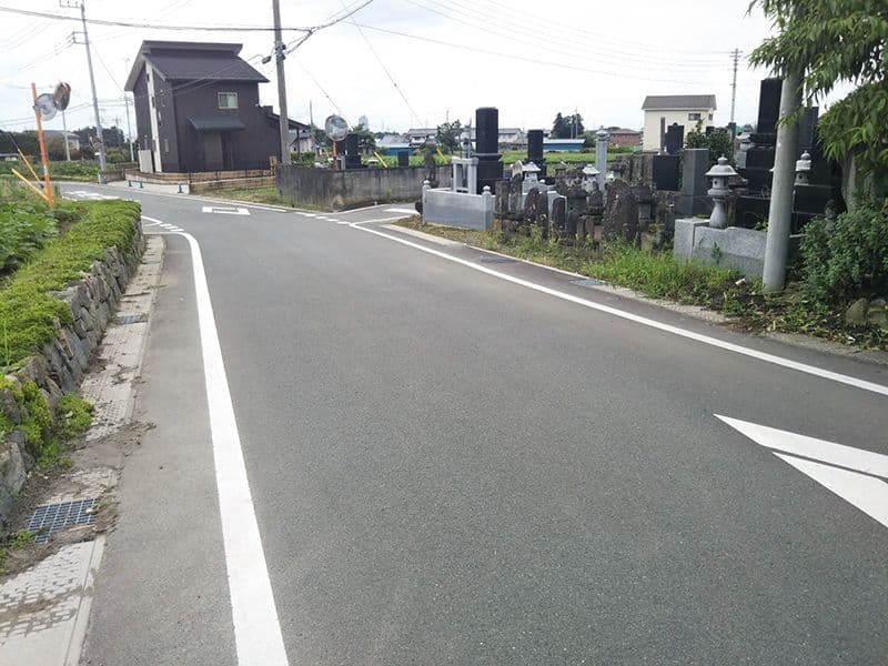 青梨子墓地