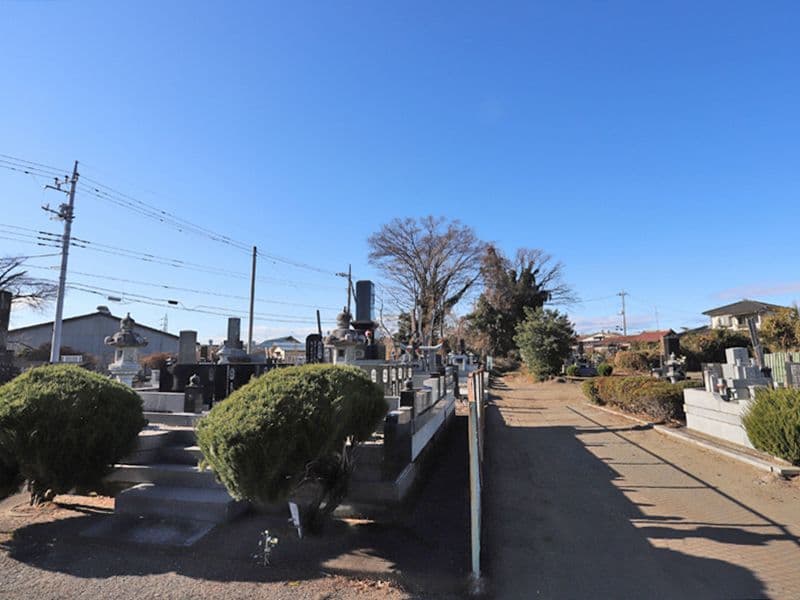 粕川墓苑