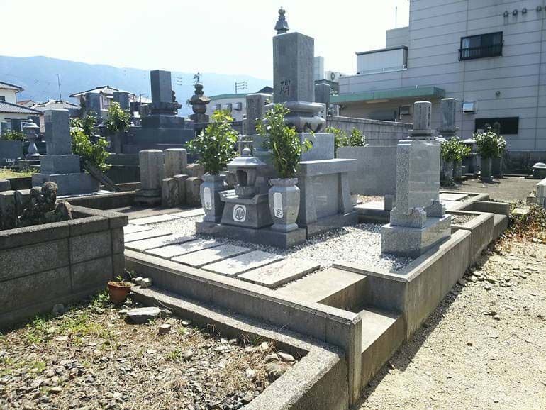 四国中央市営 岡屋敷墓地