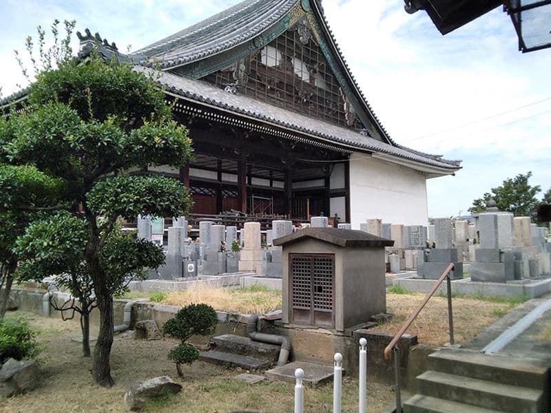 本照寺墓地