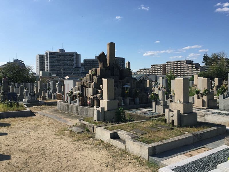 服部区有墓地