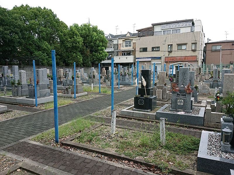 巽東墓地