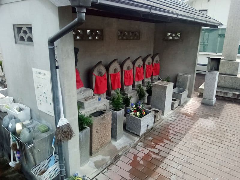 矢田富田墓地