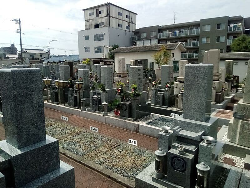 矢田富田墓地