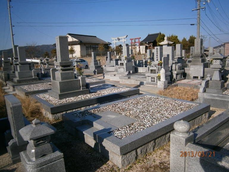 蓮花寺墓苑