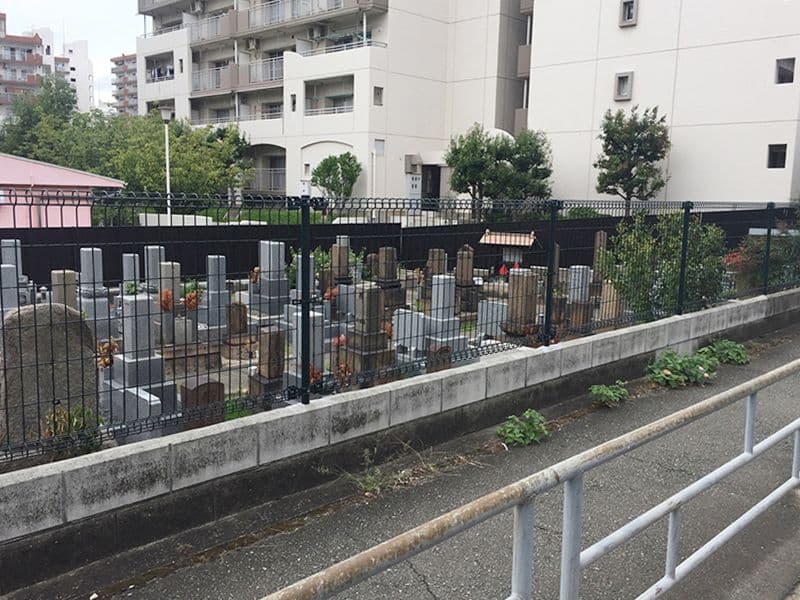 出来島墓地