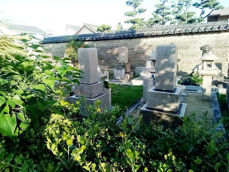 徳泉寺墓苑