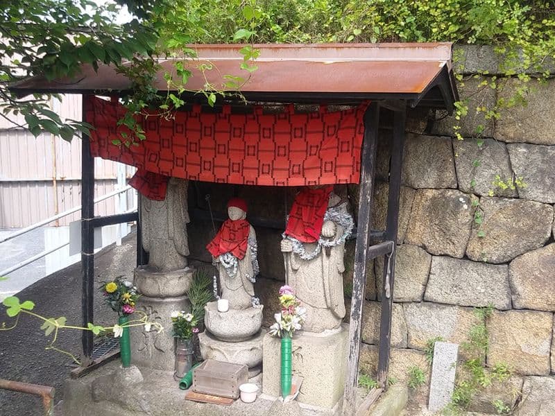 向山墓地