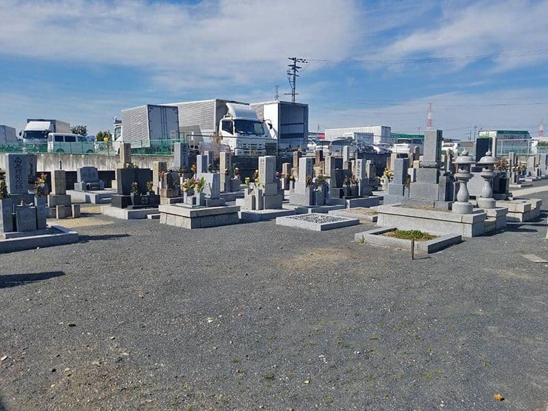 目垣墓地