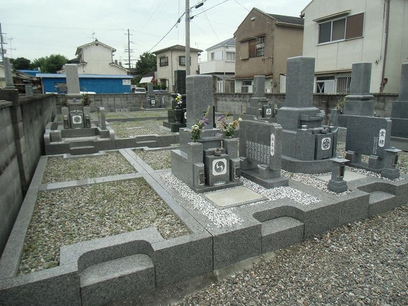 日輪寺南墓地