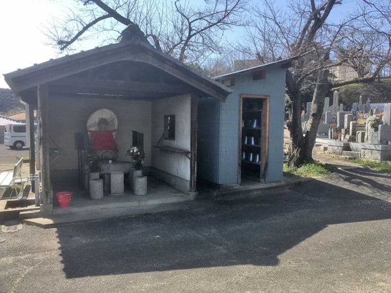 安満共同墓地