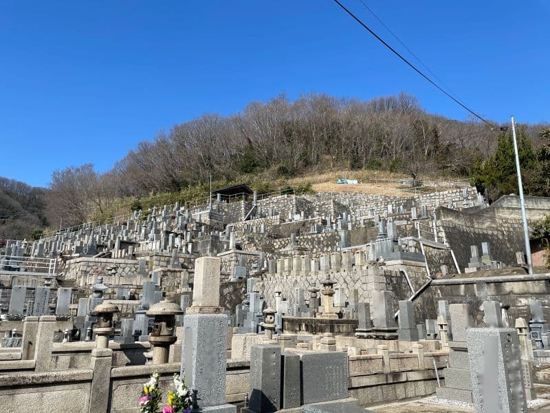 威徳寺墓地
