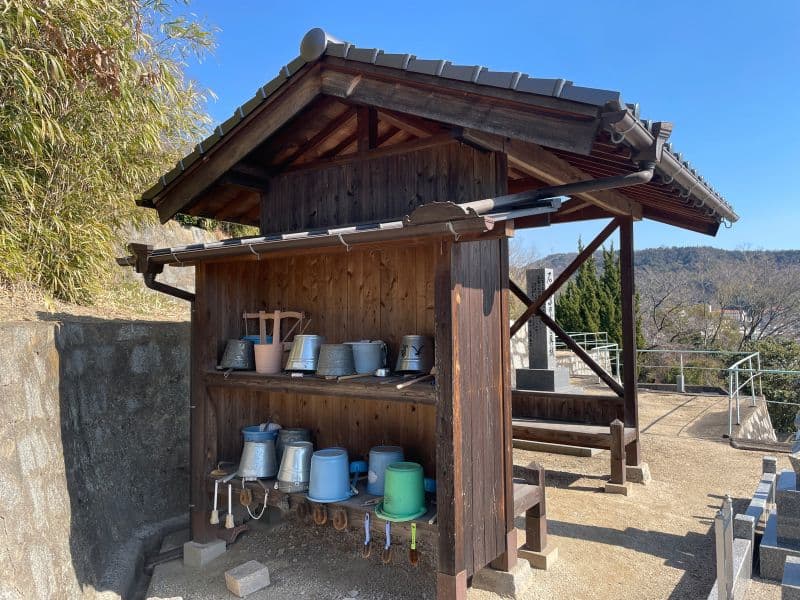 威徳寺墓地