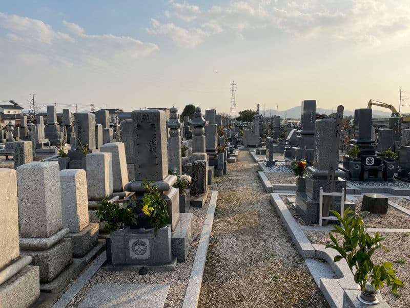 西田墓地