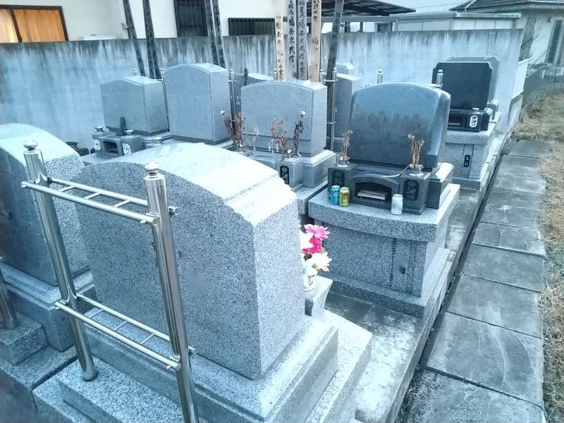 安中共同墓地